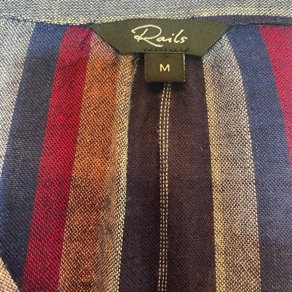 Rails Salvador Stripe button up top. Size Medium - Picture 8 of 9